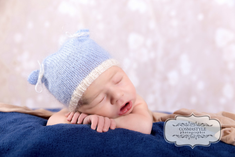 Baby Strickmütze Neugeborenen Fotoshooting Newborn Fotografie Kinderfoto Felix 